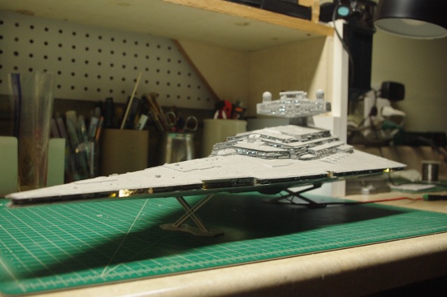 Huge STAR WARS IMPERIAL Star Destroyer Model Kit W Detailed Hanger