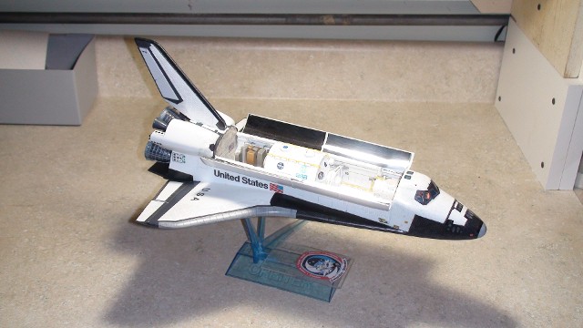 TAMIYA 1/100 Space Shuttle Atlantis Model Kit NEW from Japan